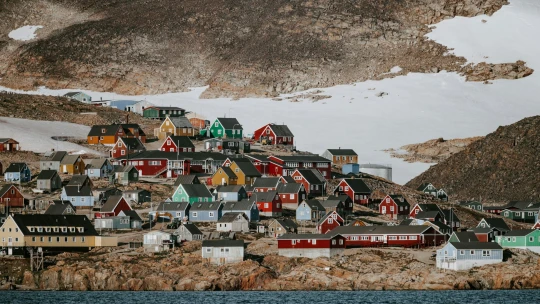 Laboratoř mikrogridů. Grónská energetika z tání ledu nejen těží, ale i k němu přispívá