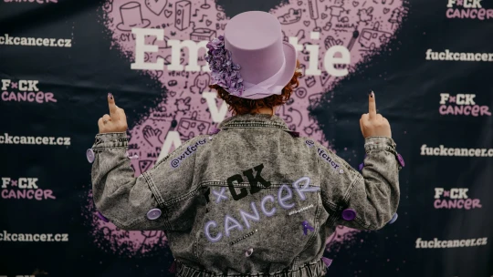 Hasit ohníček, ne planoucí hranici. Startuje nová kampaň organizace Fuck Cancer