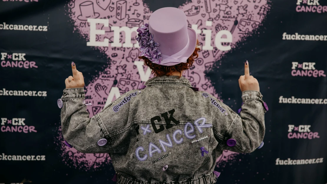 Hasit ohníček, ne planoucí hranici. Startuje nová kampaň organizace Fuck Cancer