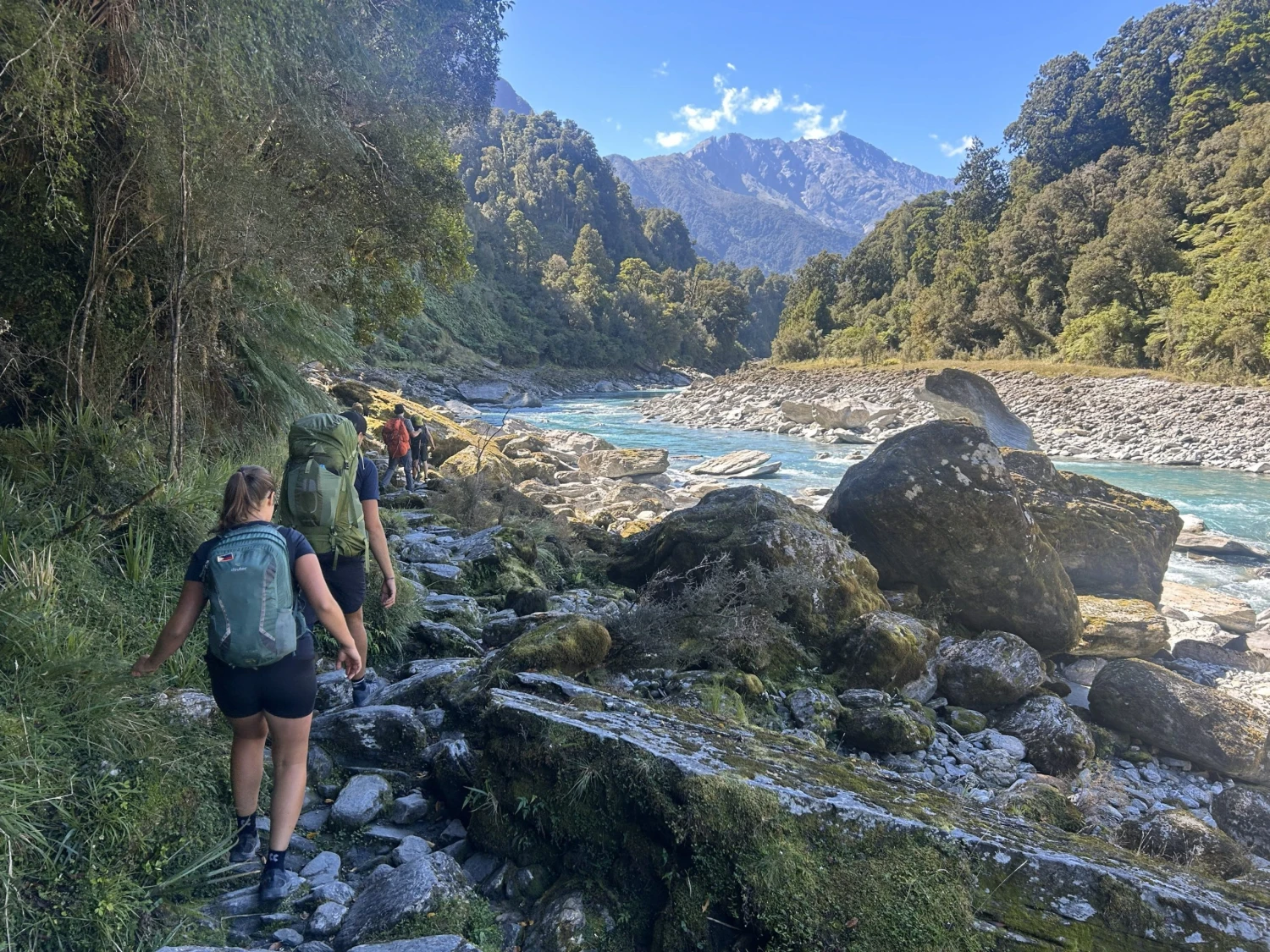 Když luxus znamená ticho. Novozélandské horské chaty očima zahraniční zpravodajky