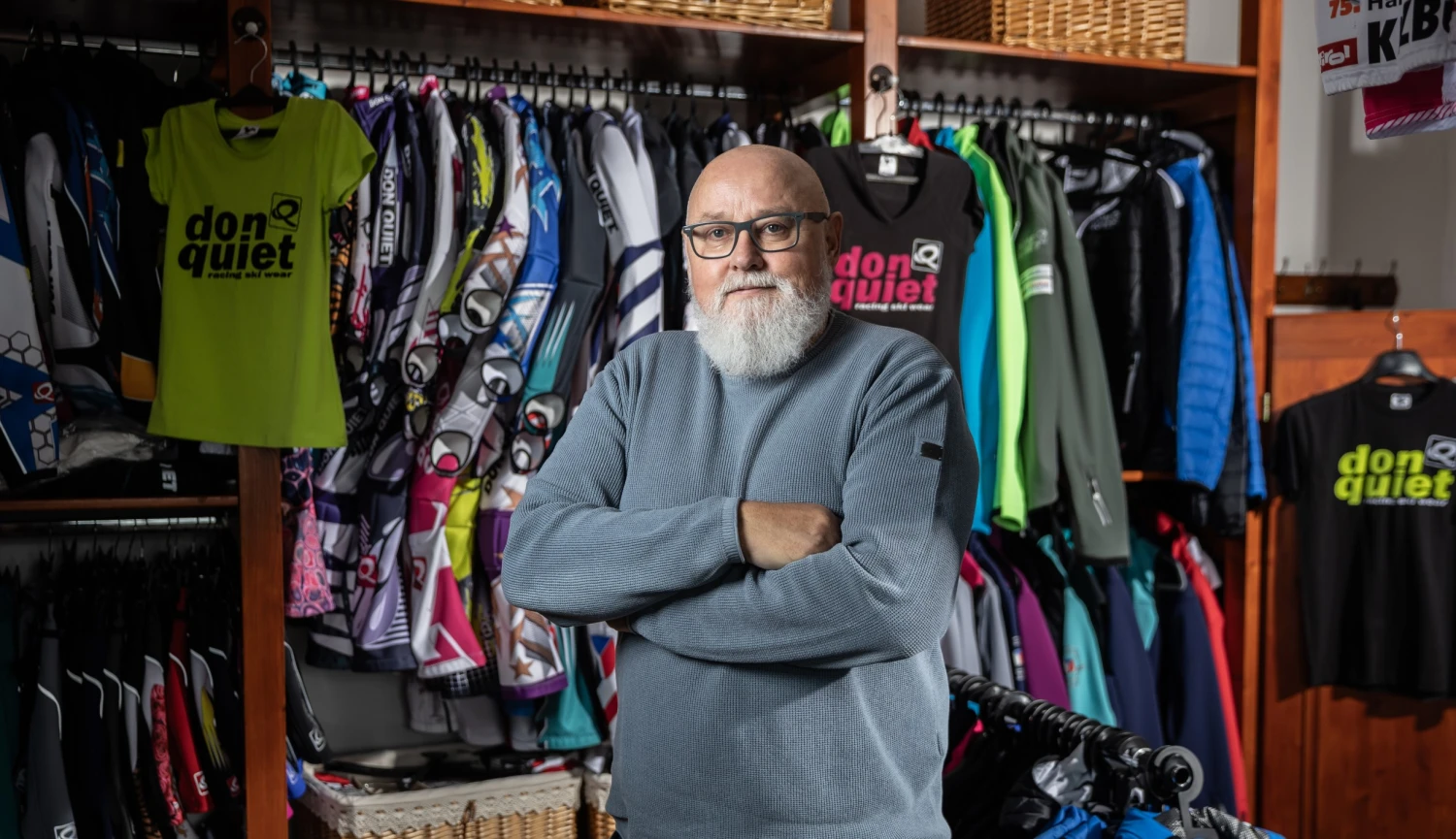 Tichý úspěch. V kombinézách od firmy Don Quiet si jezdí pro medaile i Ester Ledecká