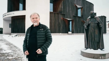 Vybudoval téměř miliardovou firmu. Dnes Josef Kouřil staví kostely a Stonehenge