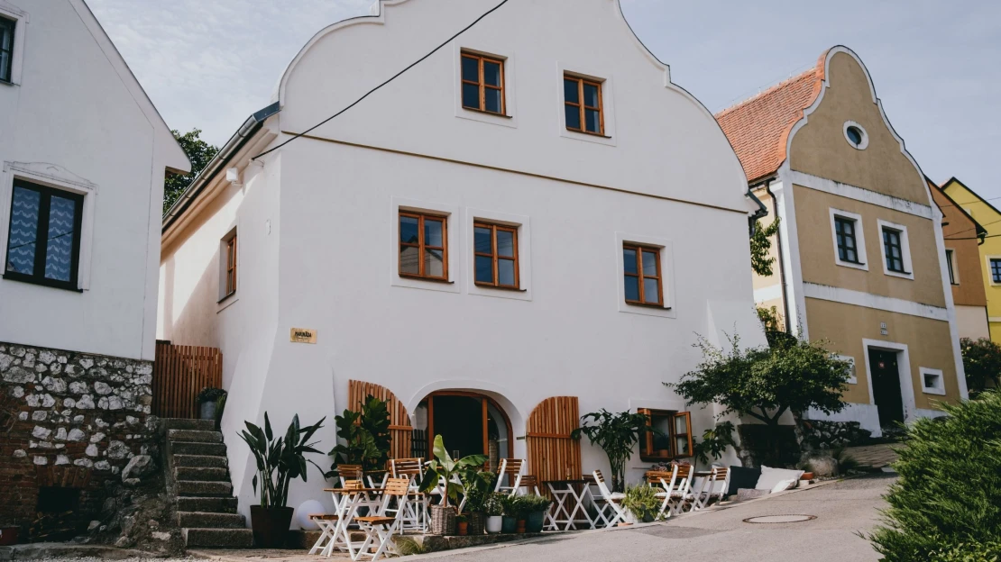 Proslavily ji památné hostiny i butikové apartmány. Teď Marináda hledá investora