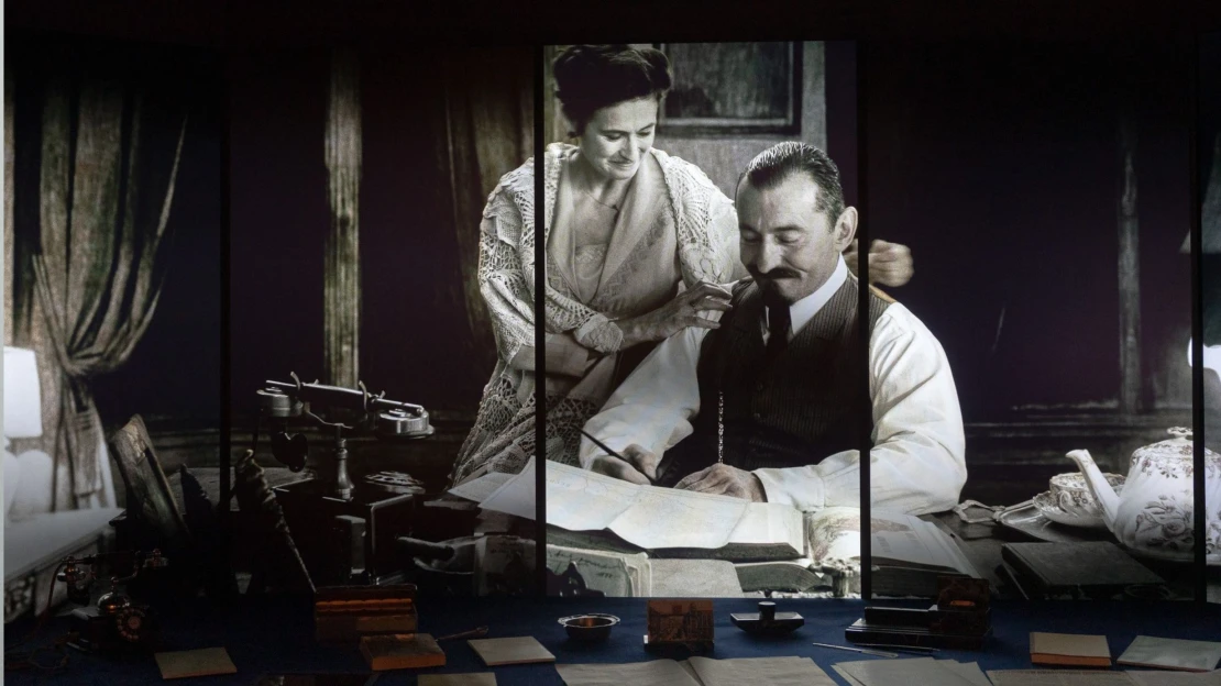 Ondřej Vetchý znovu jako Rašín. Centrální banka otevírá novou audiovizuální expozici