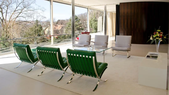 Design, který přežil století. Ve vile Tugendhat vystavují ikonické křeslo Barcelona