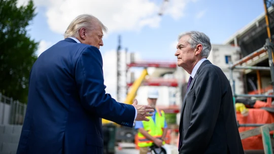 První krok k&nbsp;ovládnutí Fedu. Americká prokuratura vyšetřuje jeho šéfa Powella