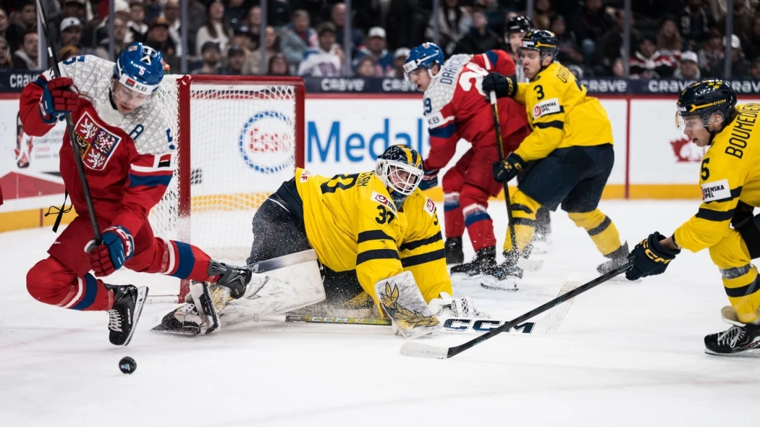 Blízko senzace. Mladí čeští hokejisté nestačili ve finále mistrovství světa na Švédy a&nbsp;berou stříbro