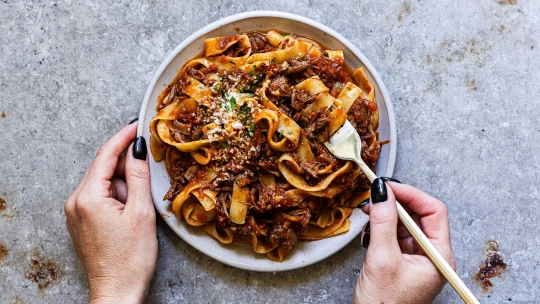 Když se ochladí, zpomalte. Výběr 23 receptů, které zahřejí tělo i duši