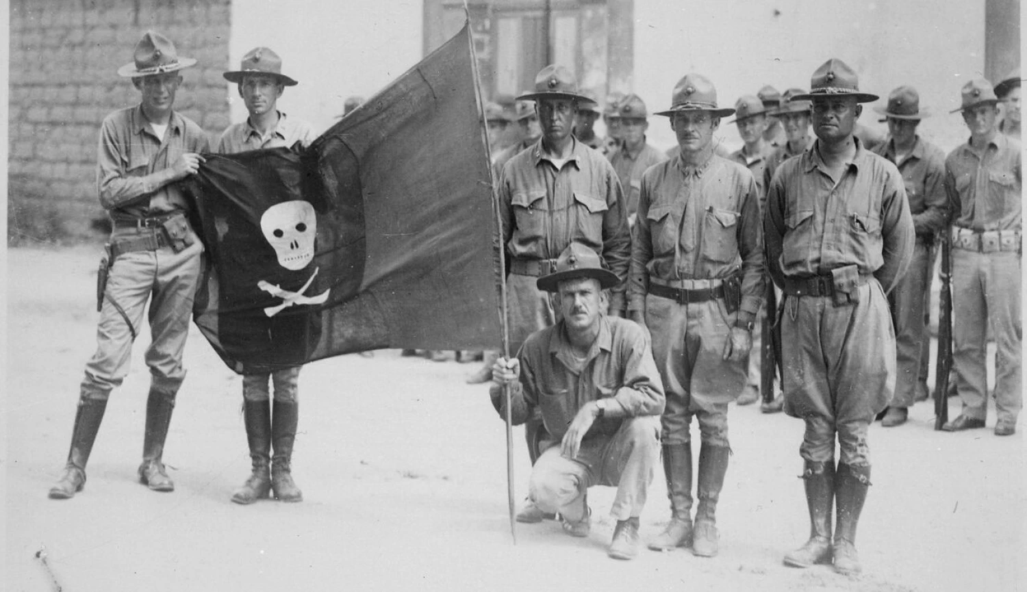 Trump chce Grónsko koupit, vojenskou invazi nyní neplánuje, řekl Rubio