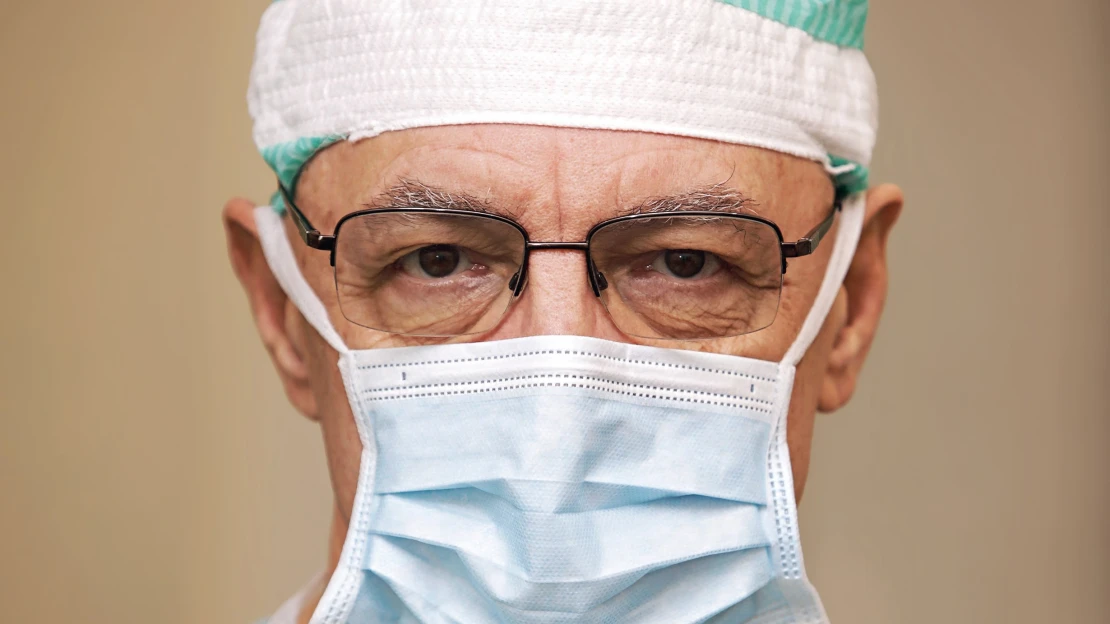 Nebojte! Chirurg Edo Jaganjac o&nbsp;strachu ve válce i&nbsp;přání, aby neměl práci a&nbsp;peníze