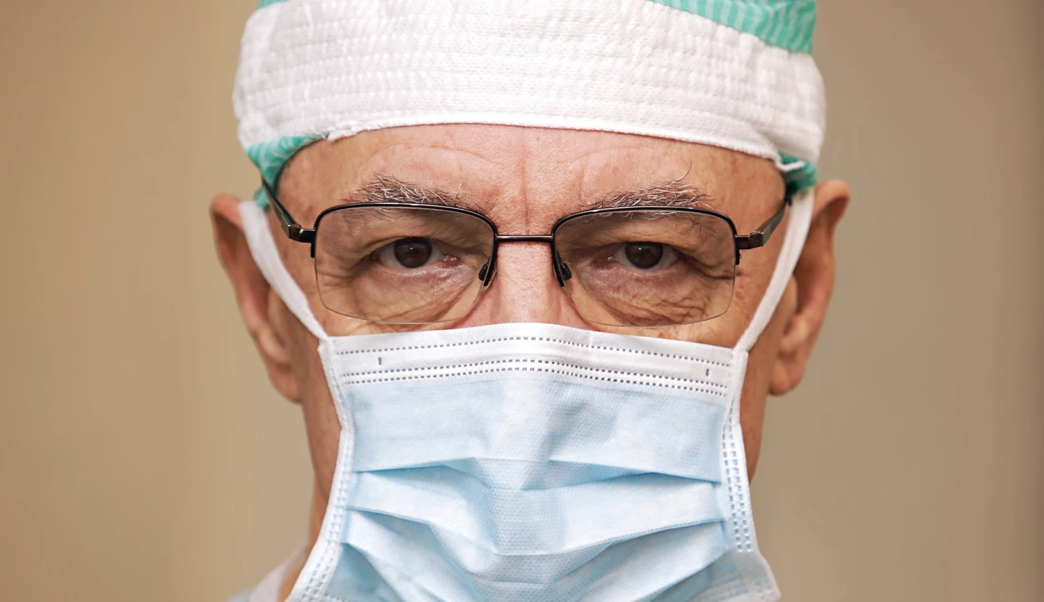 Nebojte! Chirurg Edo Jaganjac o&nbsp;strachu ve válce i&nbsp;přání, aby neměl práci a&nbsp;peníze