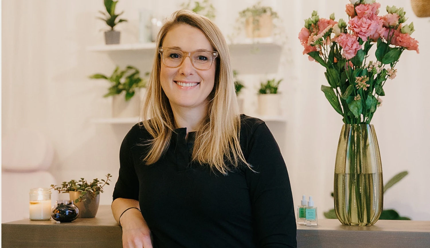 Lekce jako v obýváku. Studio na Letné posunulo jógu od čajoven a posiloven