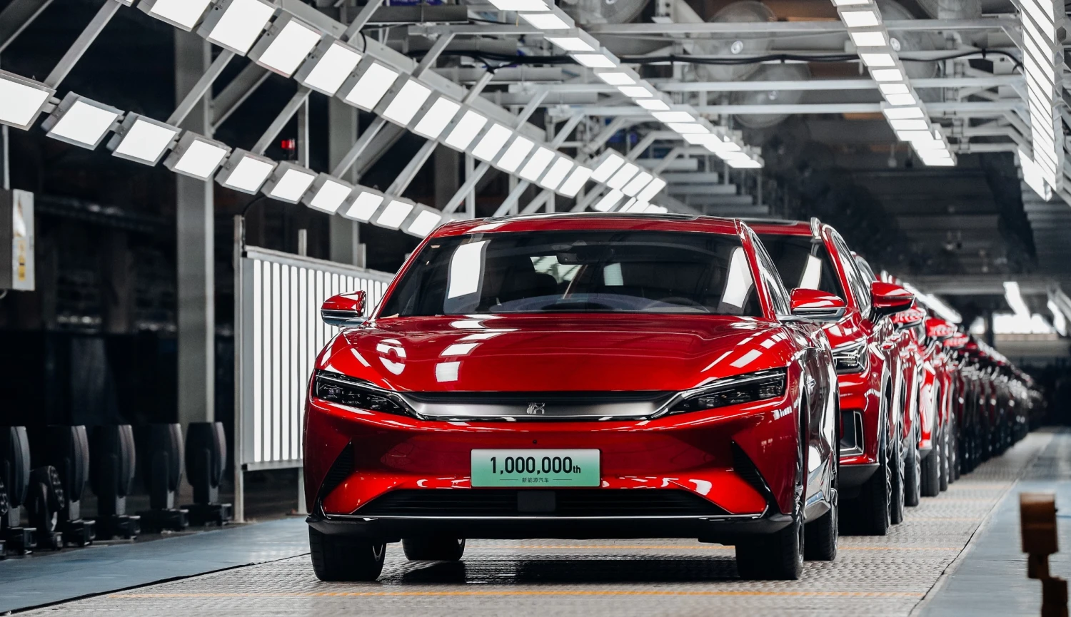 V Česku nárůst o&nbsp;víc než čtvrtinu, v&nbsp;Evropě jednou tolik. Čínské automobilky nebrzdí