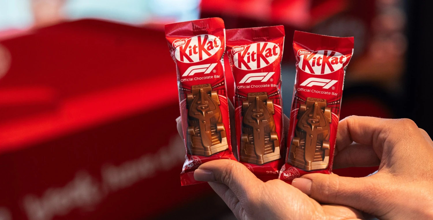 Pauza v&nbsp;rychlosti 300 kilometrů za hodinu. KitKat se stává partnerem Formule&nbsp;1