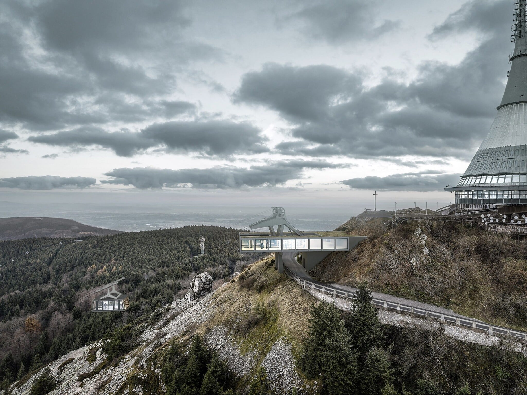 Lanovka na Ještěd zastaví i pod vrcholem. Takhle mají vypadat její stanice