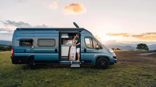 Češi se z&nbsp;karavanů přesouvají do obytných vozů a&nbsp;kempy jim začínají jít naproti