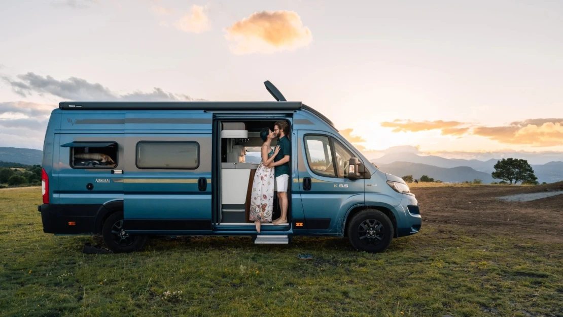 Češi se z&nbsp;karavanů přesouvají do obytných vozů a&nbsp;kempy jim začínají jít naproti