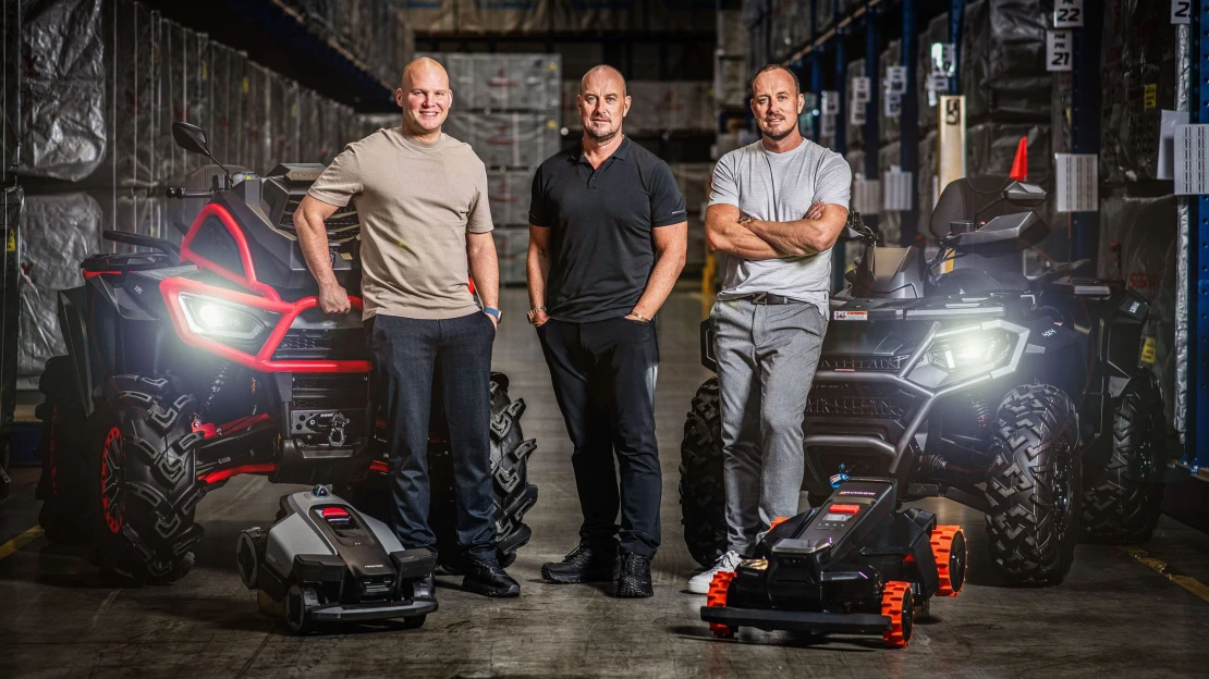 Plyn na podlaze. Čtyřkolková velmoc bratří Hříchů vyrostla za rok o&nbsp;další miliardu