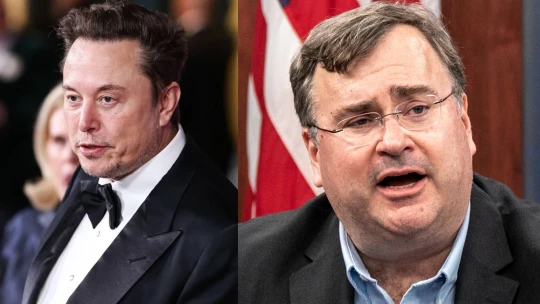 Jsi lhář. Miliardáři Musk a&nbsp;Hoffman se pohádali na sítích kvůli údajným vazbám na Epsteina