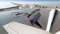 Blíž k&nbsp;vesmíru než k&nbsp;zisku. Proč Virgin Galactic s&nbsp;turisty do kosmu stále nelétá