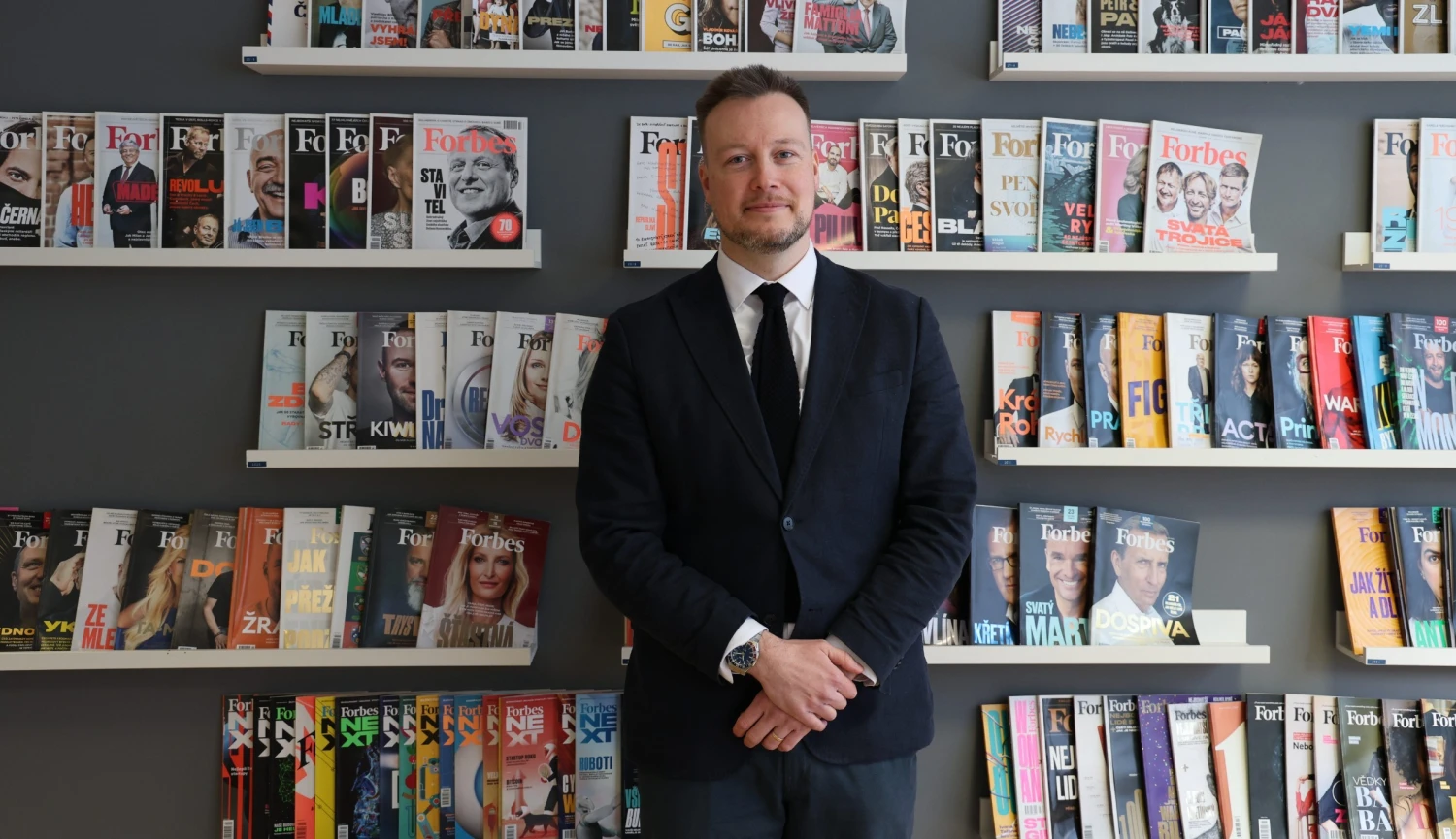 Každý sedmý náctiletý Evropan užívá e-cigarety, varuje WHO. Dívky vedou ve spotřebě tabáku