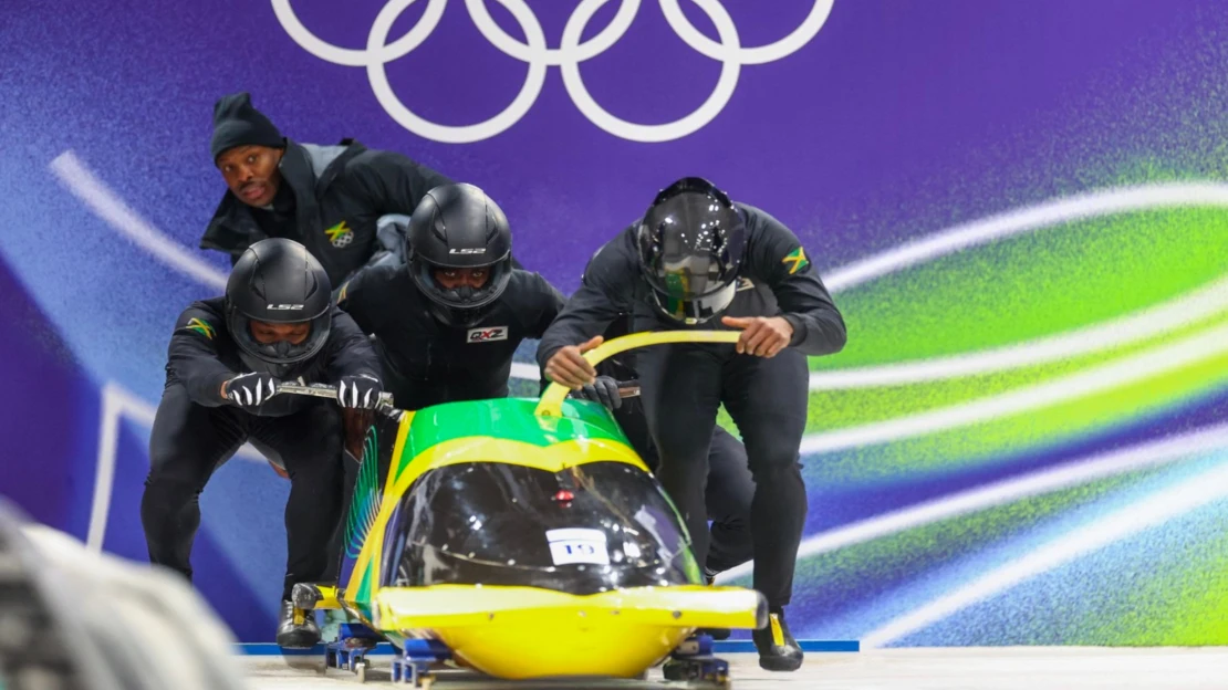 Z vrtulníku do ledového koryta. Jak to bylo doopravdy s&nbsp;Kokosy na sněhu?