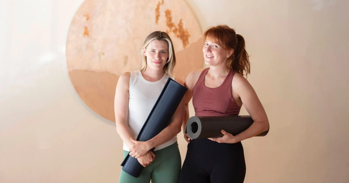 Lekce jako v obýváku. Studio na Letné posunulo jógu od čajoven a posiloven