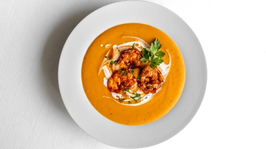 Luxus ze zbytků. Krevetový bisque v&nbsp;jednoduché domácí verzi