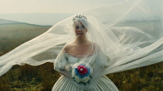 Bouřlivé výšiny i tržby. Adaptace Emily Brontë si už vysloužila sto milionů dolarů