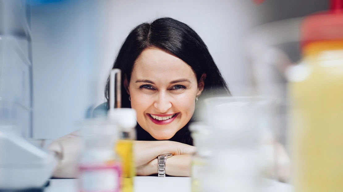 Nechtěla, aby její kosmetika byla jen sbírkou voňavých vodiček. Vsadila na vědu