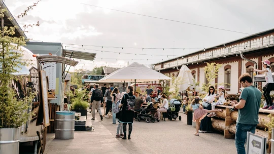 Z bývalých jatek je gastro hit. Proč vyrazit za jídlem do Holešovické tržnice?