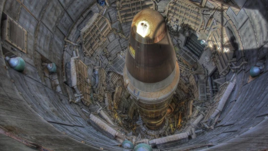 Dohoda skončila, USA modernizují a&nbsp;Čína zbrojí. Je tu nová éra jaderného nebezpečí