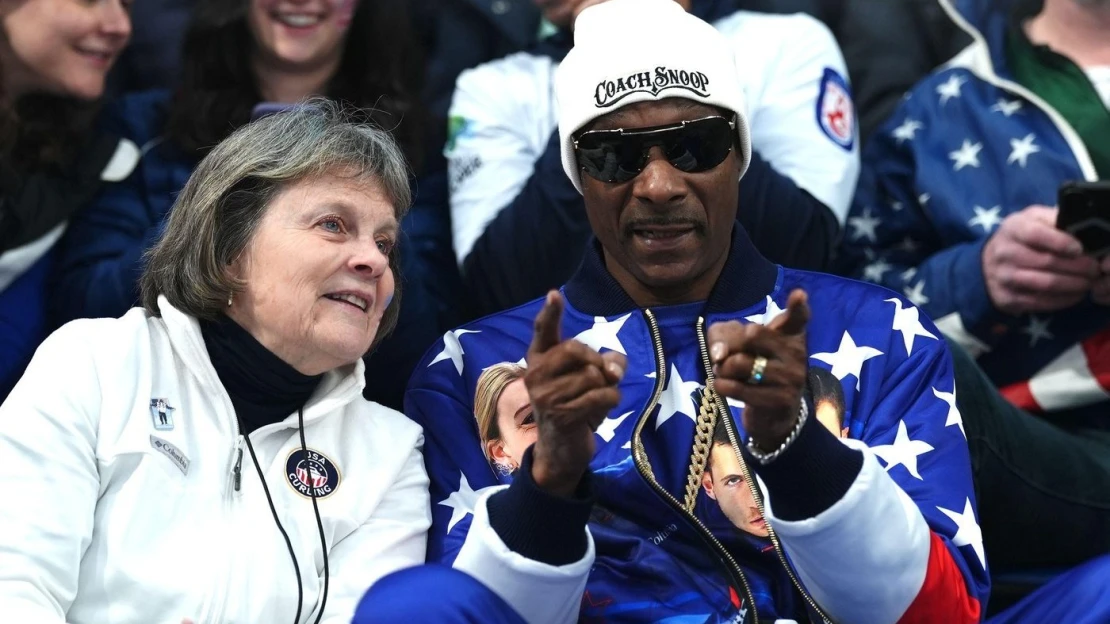 Čestný trenér Snoop Dogg. Kolik stojí americká ikona na olympijské tribuně?