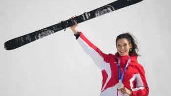 Hvězda bez hranic. Jak ze sebe olympijská lyžařka Eileen Gu udělala globální značku