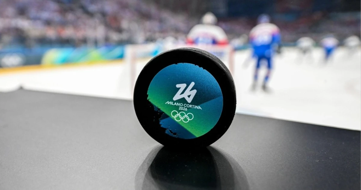 Ze Vsetínska do Milána. Česká firma poslala na olympiádu okolo 12 tisíc puků