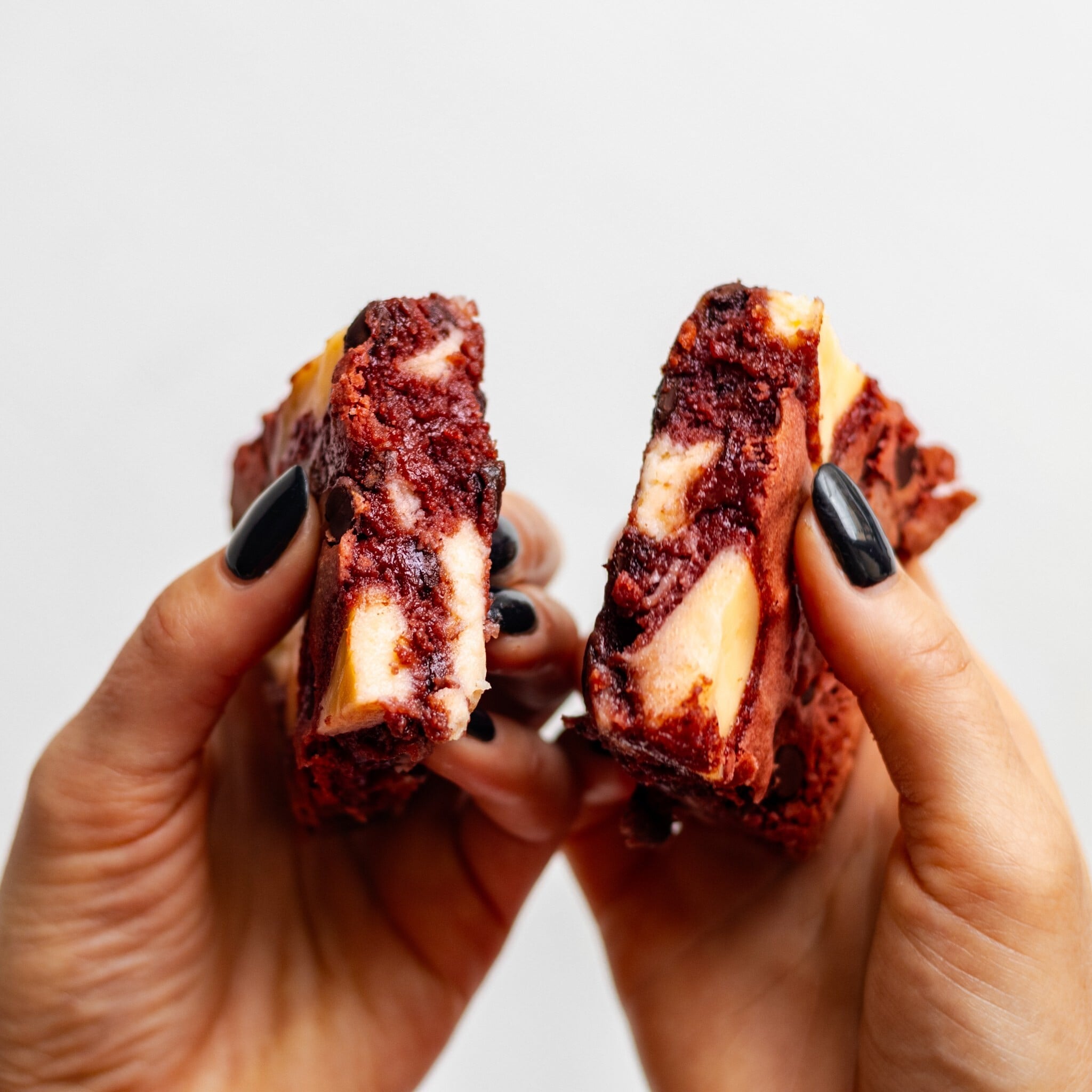 Láska na první sousto. Red velvet cheesecake brownies