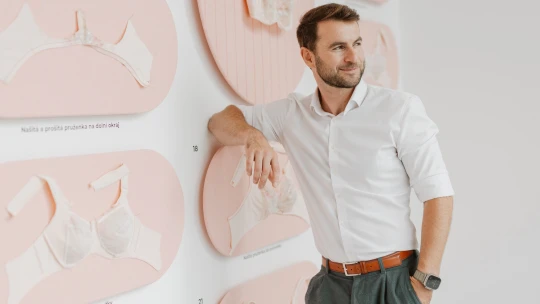 V čele firmy matka se synem. Litoměřické Timo vyrobí sto tisíc podprsenek ročně