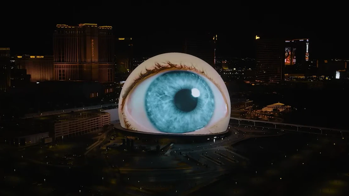 Čím víc koulí, tím víc problémů. Dokážou si na sebe obří svítící atrakce vydělat?