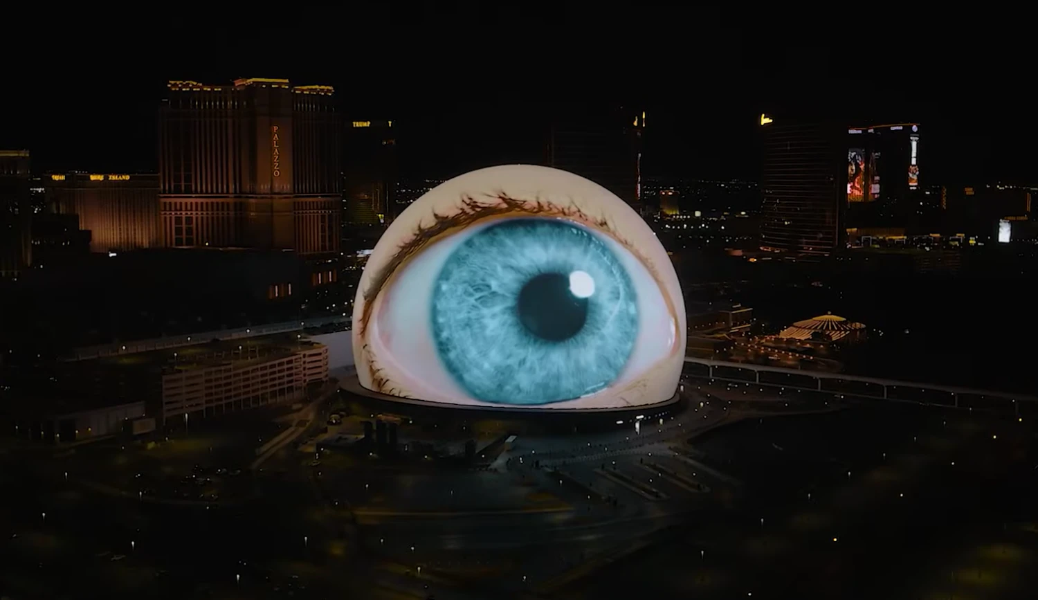 Čím víc koulí, tím víc problémů. Dokážou si na sebe obří svítící atrakce vydělat?