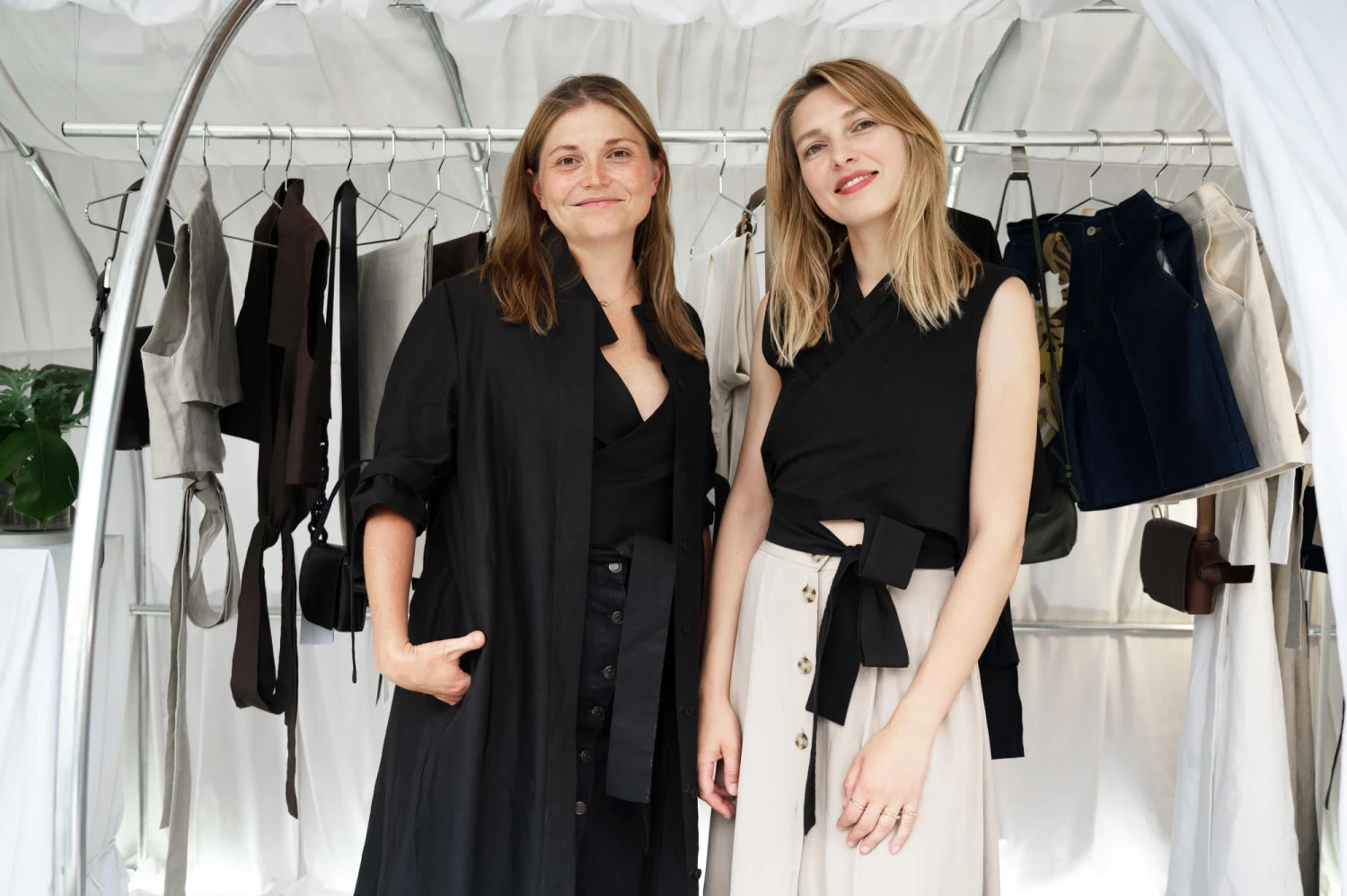 Jak se rozjíždí brand po šedesátce? Ivana Ostřanská založila vlastní značku kabelek