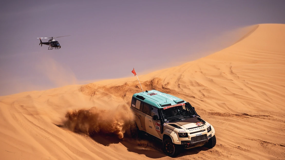 Rallye plná příběhů. Byli jsme na Dakaru s&nbsp;britskou legendou