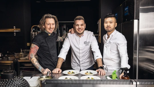 Být kuchař už je zase cool. Forejt, Unčovský a&nbsp;Chu u&nbsp;jednoho stolu