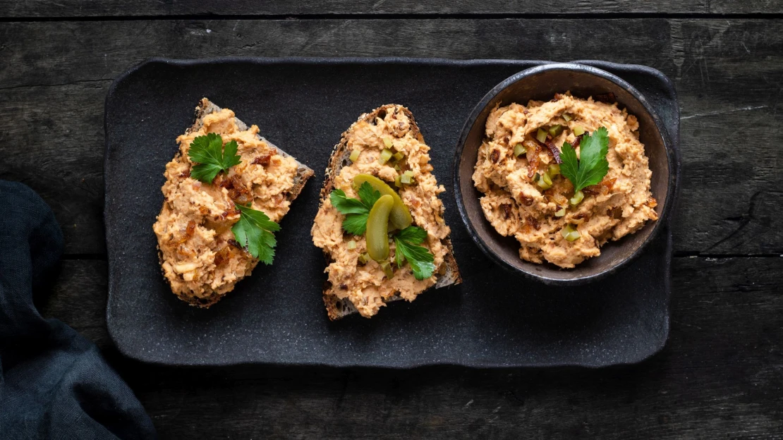 Veganská škvarkovka škvarky neviděla ani z vlaku. Ale překvapí i&nbsp;masožravce