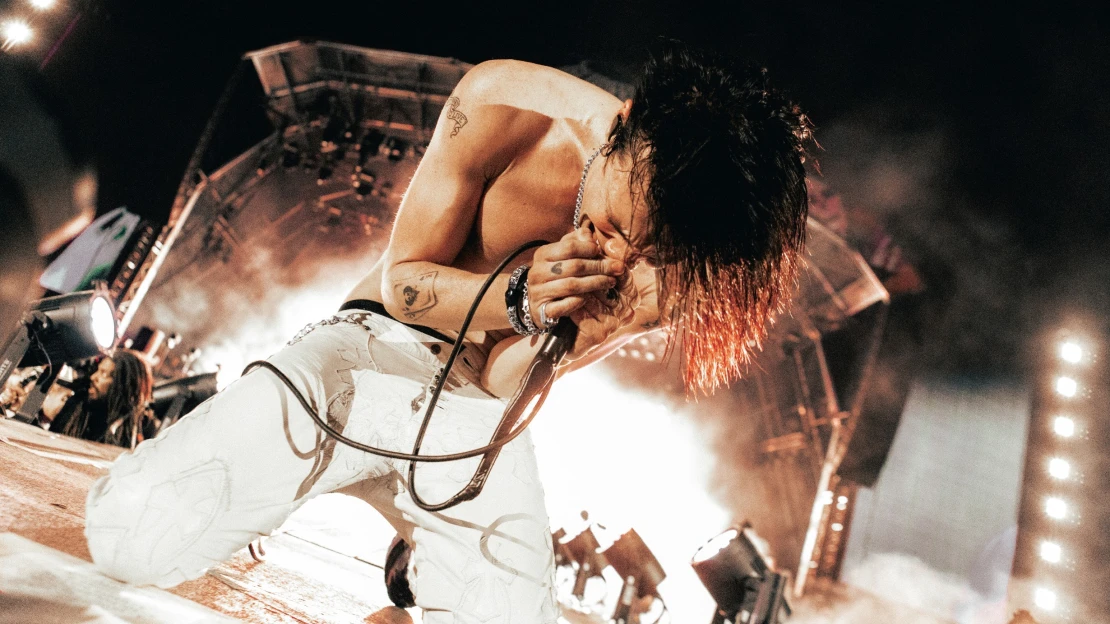 Rebel s miliardami streamů, který boří hranice žánrů. Kdo je Yungblud?