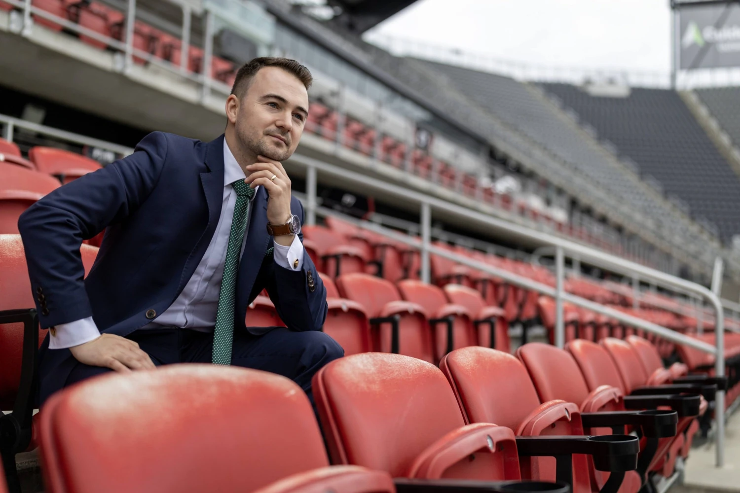 Byznys, vliv a sport. Čech ve službách americké miliardářky chce dobýt Evropu