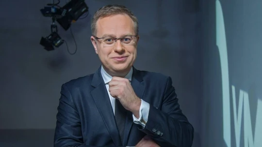 Václav Moravec po&nbsp;dvou dekádách končí v České televizi. Oznámil to přímo ve vysílání