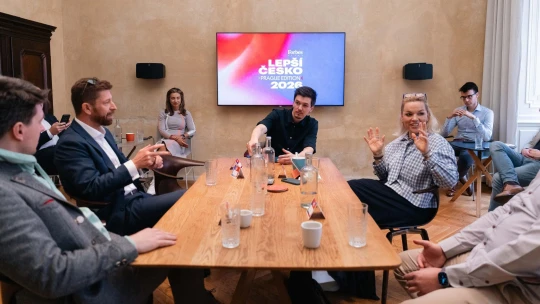 Mentální socík a strach z nového. Zavádění AI brzdí i šéfové, shodli se lidé z&nbsp;byznysu