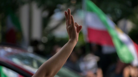 Ranní výběr: Chameneí mrtev, Hormuz blokován a&nbsp;Perský záliv zalit chaosem