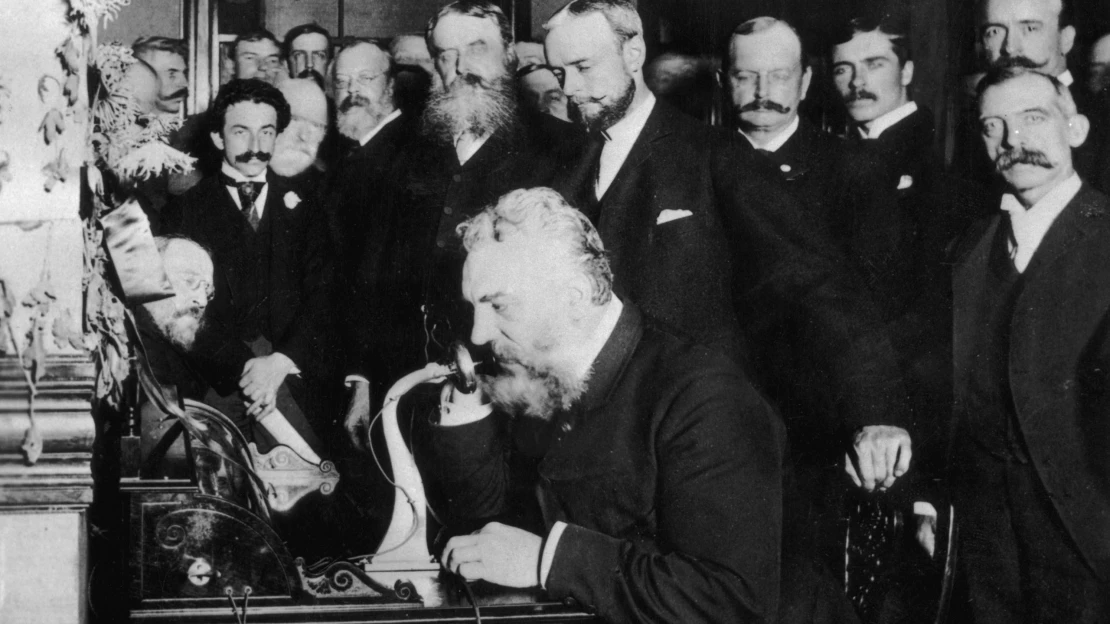 Souboj o&nbsp;telefon. Stojí nejcennější patent v&nbsp;historii na ukradeném nápadu?