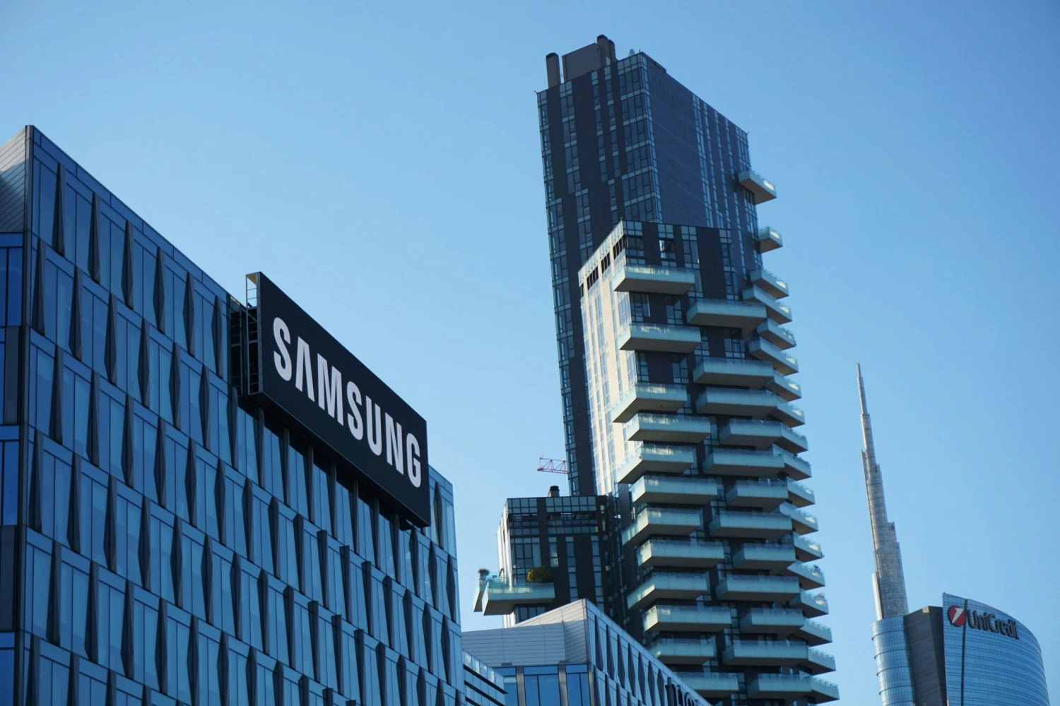 Biliony do čipů. Samsung chce být se svými polovodiči pro AI lídrem